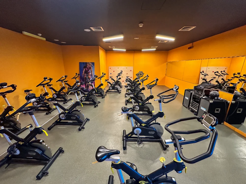 BE Health Universe bisiklet ve kardiyo alanı